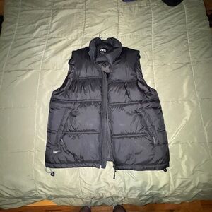 Zara Men's Black Puffer Vest